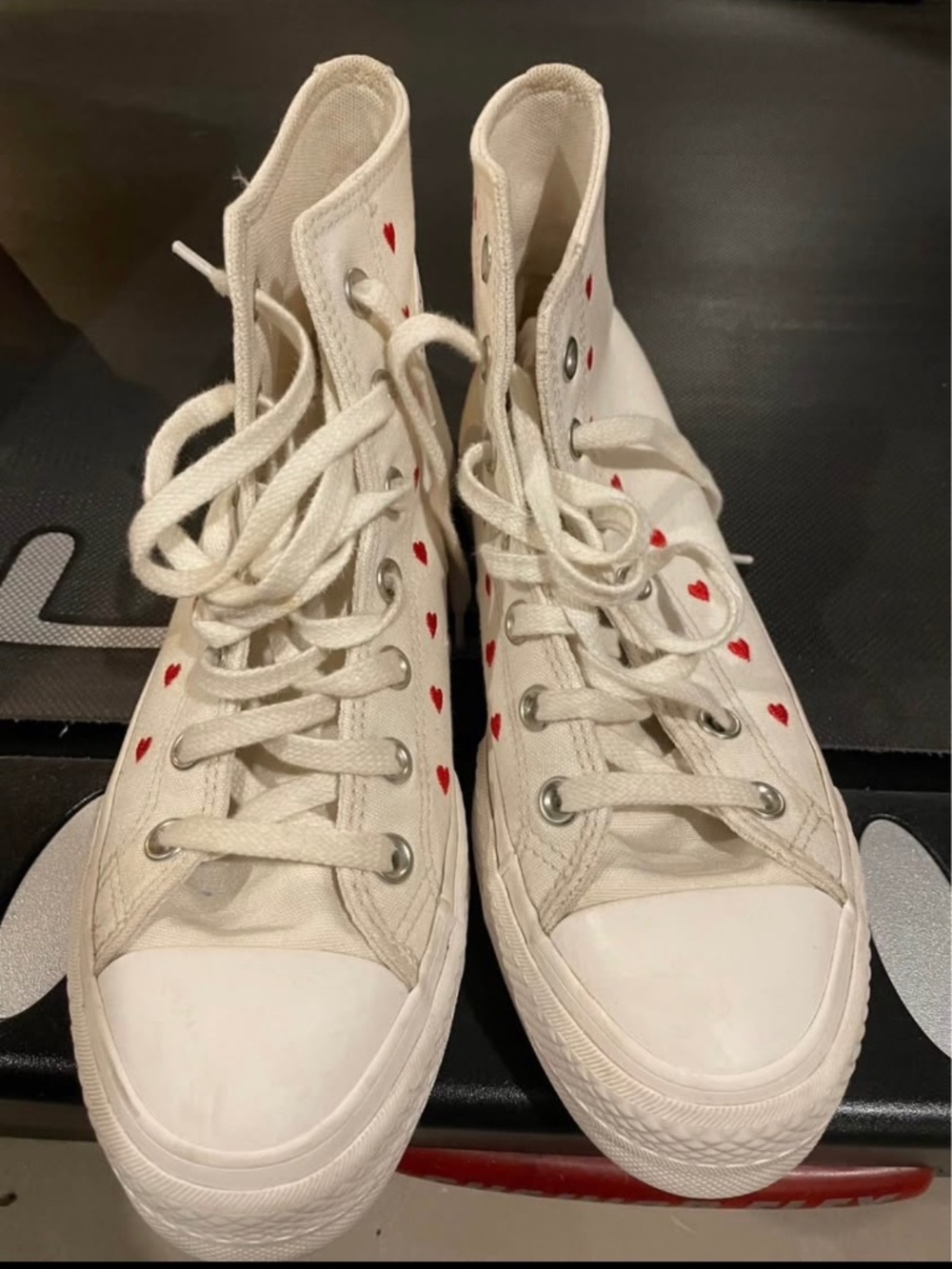 Converse women’s Chuck taylor all stars embroidered hearts